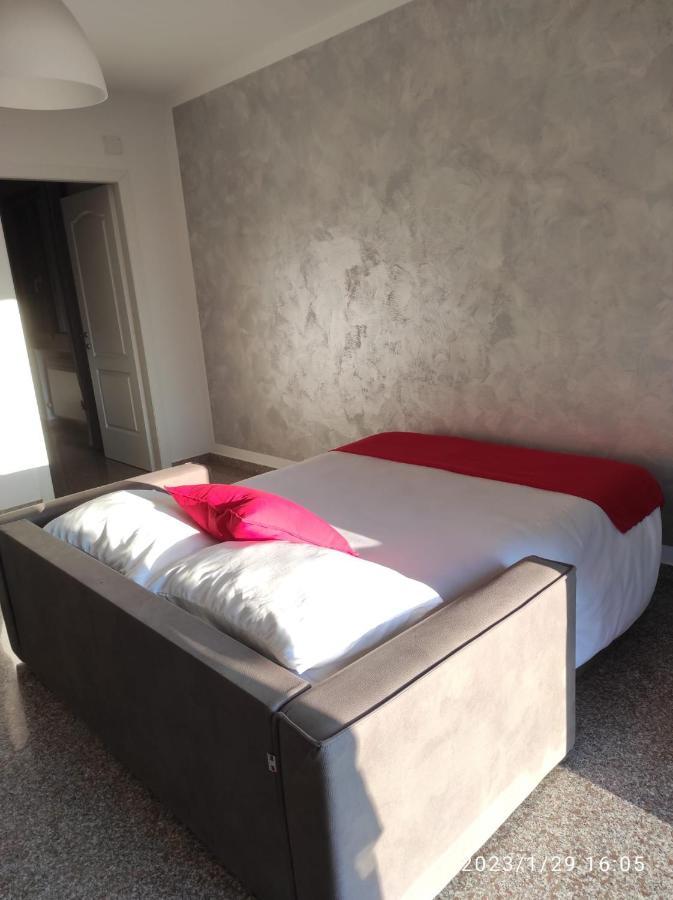Red Tower Venice Apartment - 2 Mins From Vce Airport- Free Wifi Tessera Eksteriør bilde