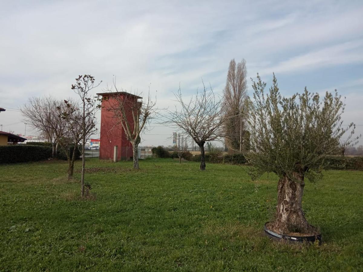 Red Tower Venice Apartment - 2 Mins From Vce Airport- Free Wifi Tessera Eksteriør bilde